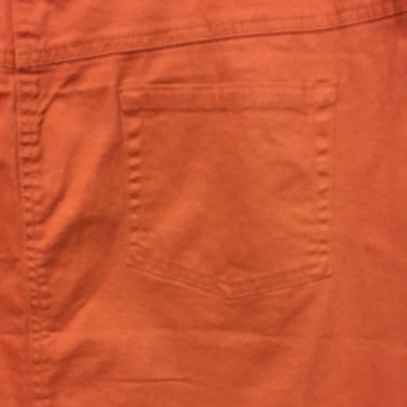 Brick red short summer skirt with elastic waist. - Picture 4 of 8